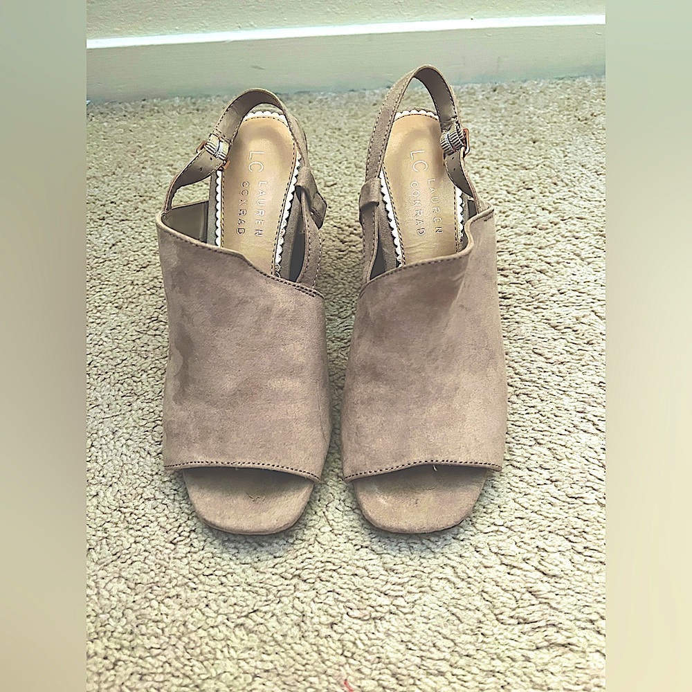 LC Lauren Conrad Light Gray Suede Heels